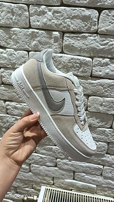 coach patike: 👑Broj 36-41 ✅Cena 2500 din Patike Nike Air – bele sa crnim Swoosh — 8