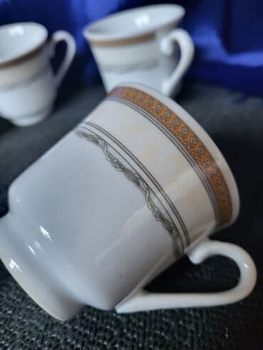 solje za caj: Soljice vintaz,nove za kafu Royal Windsor porcelan. Soljice komada 6 — 10