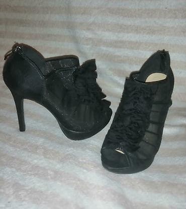 Elegantne ženske sandale na štiklu, crne boje, sa otvorenim prstima