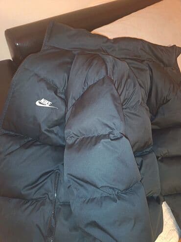 Muška Nike puffer jakna – crna
M veličina bez traga koriscenja na lalafo.rs Muška Nike puffer jakna – crna
M veličina bez traga koriscenja