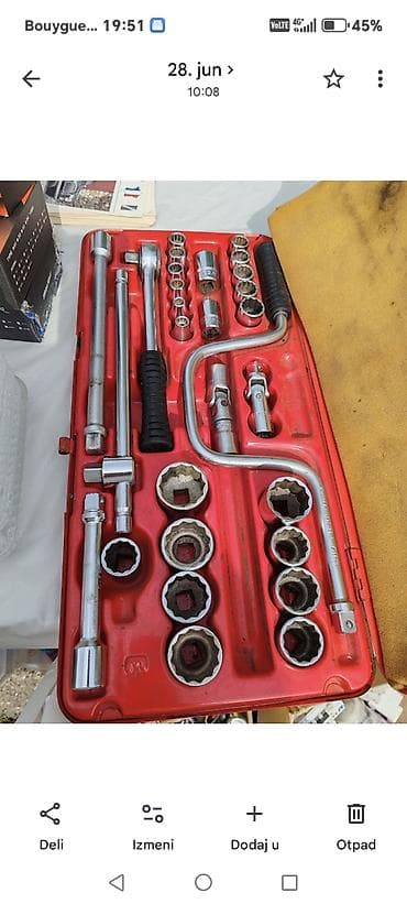Set nasadnih ključeva u koferu - Komplet u crvenom plastičnom koferu