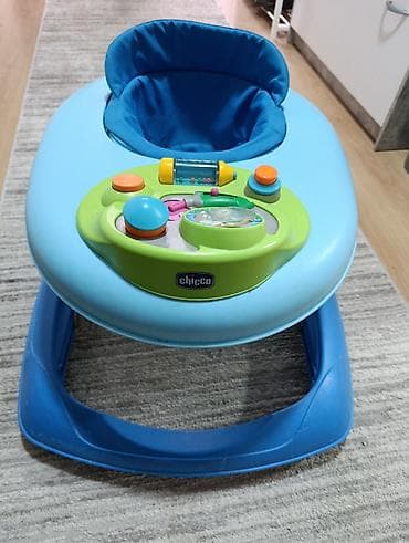Chicco dubak za bebe - Stabilna baza u obliku prstena sa 4 točkića za
