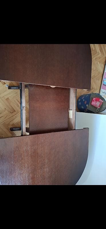 trosedi na razvlacenje kupujemprodajem: Drveni trpezarijski sto na razvlačenje - Materijal: masivno drvo — 2