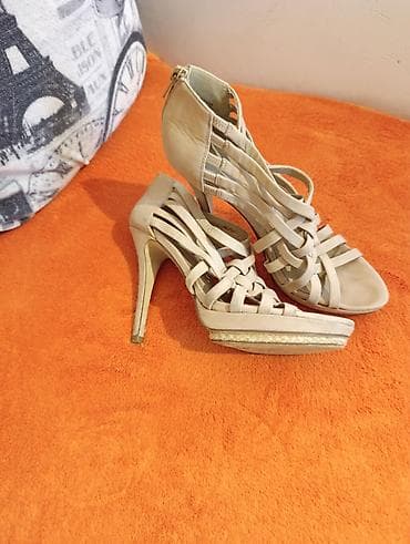 platforma cipele zenske: Bež sandalete na visoku štiklu sa platformom - Elegantne ženske — 1