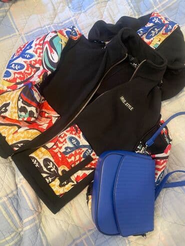bomber jakna pull and bear: Komplet jakna i torba 1500 komad
1500 din torba 
1500 din jakna — 1