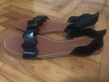 sandale favorito: Zara, nove, nenosene sandale 41
Duzina gazista 26,5 cm — 2