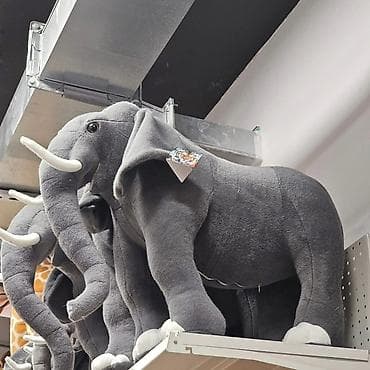 Slon igracka plisana Imamo u ponudi vece i manje Veci slon: 7200 din — 9