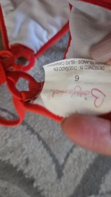 naocare za devojcice: Gornji delovi kupaćeg za devojčice. Veličina 6 ali može i pre i — 2