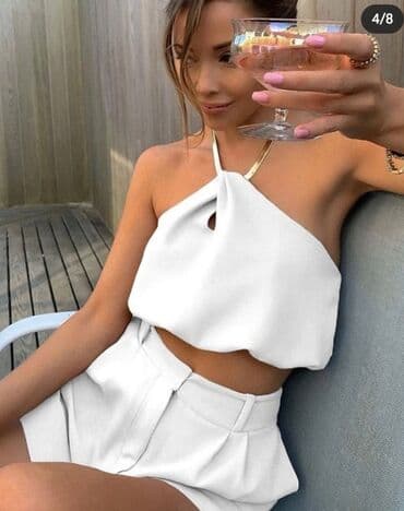 elipsa kosulje: Crop top majica sa otvorom za nakit po zelji. ogrlica ne ide uz — 1