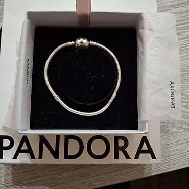 pandora narukvice sa privescima cena: Pandora narukvica od srebra (925), klasična “snake chain” pletenica sa — 1
