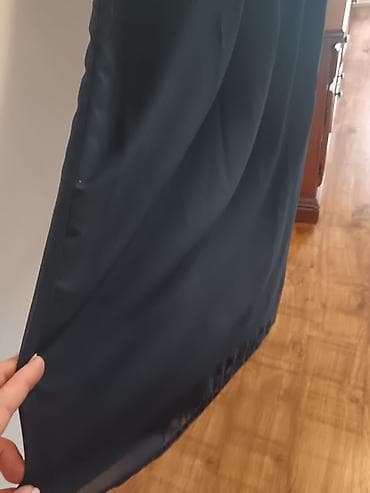 wikiki haljine: Obucena jedbom Elegantna crna koktel/večernja haljina sa šljokicama - — 2