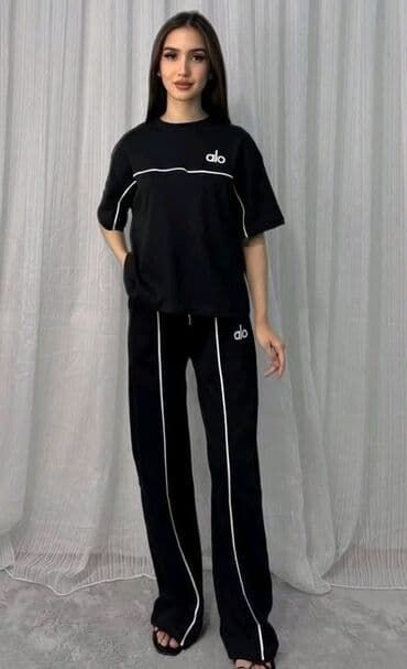 c a basic majice: One size, Print, color - Black — 1