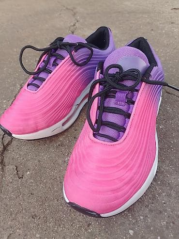 Uggs: Patike za trčanje/rekreaciju – roza‑ljubičaste - Dinamičan gradijent — 9