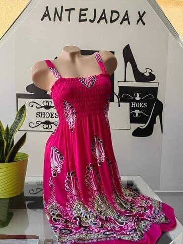 poliester i elastin haljina: Cena 1600 din.
L XL
Poliester — 1