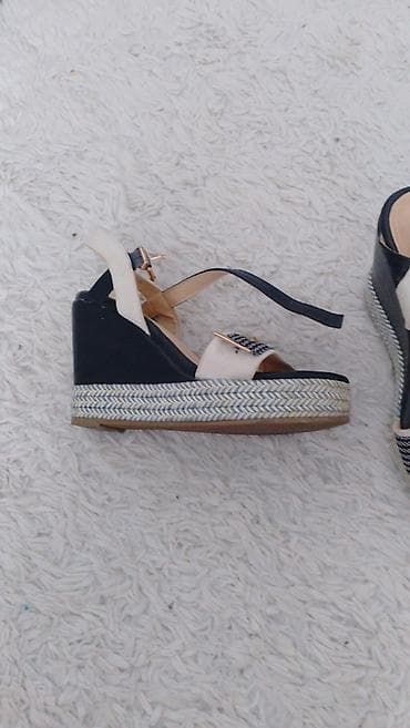 nine west sandale srbija: Na prodaju sandale, novo, broj 37.
Cena 1500 RSD — 3