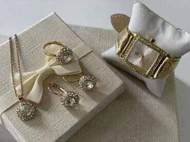 srebrni komplet nakita: Komplet nakita sa kutijom
Cena 2000din — 2