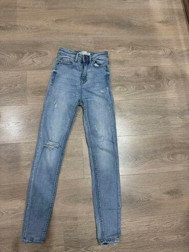 Farmerke: Stradivarius farmerice
32 Velicina
Dobro ocuvane