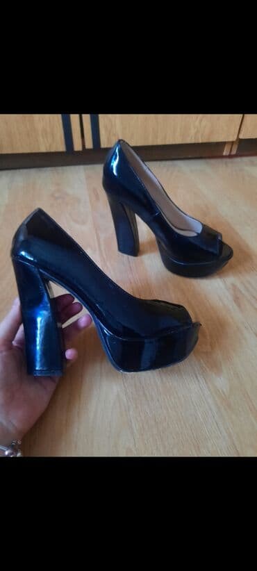 mokasine novi sad: Pumps, 38 — 3
