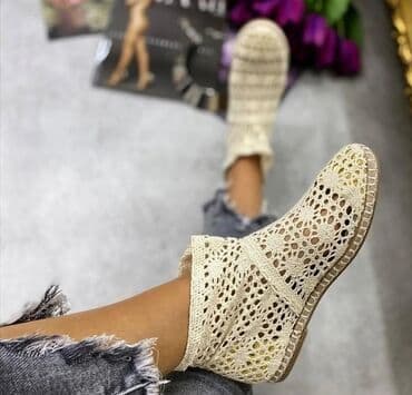 c a papuce: Sandals, 38 — 1