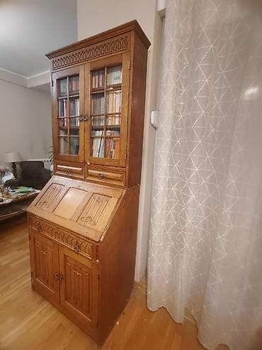 Furniture: Drvena biblioteka/sekretar sa vitrinom – masivno, ručno rezbareno - at lalafo.rs — 2 Furniture: Drvena biblioteka/sekretar sa vitrinom – masivno, ručno rezbareno - — 2