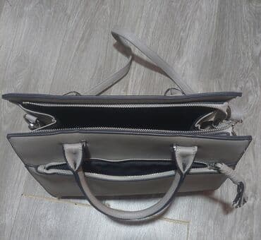 umbrella novi sad: Elegantna ženska torba – siva - Materijal: veštačka koža sa finom — 2