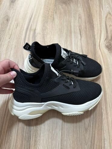 Women's Sneakers and athletic shoes: Steve Madden, 38, bоја - Crna