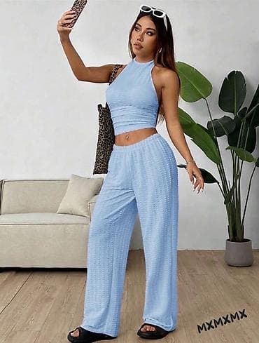 bluze c: 06. A K C I J A‼️
Komplet: 2.290 dinara 
2 kom = 3.400 dinara H — 4