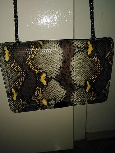 Torba preko ramena sa snake print dezénom - Materijal: eko-koža sa
