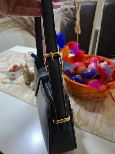 elegantne crne torbice: 🖤 Elegantna crna torbica 🖤 Minimalistički dizajn koji nikad ne izlazi — 5