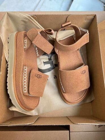 grubin sobne papuce cena: Sandals, UGG — 1