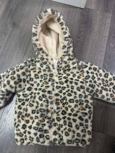 h m bebe decaci: Fur coat, 80 — 2