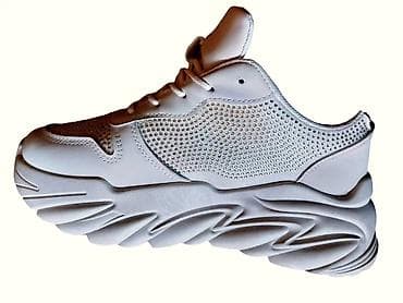 nike crne duboke patike: Ženske patike sa platformom i ukrasnim nitnama - Model: modne — 3