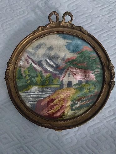 polovne bušilice: Ručni goblen u okruglom ramu - Motiv: rustična planinska idila – — 1