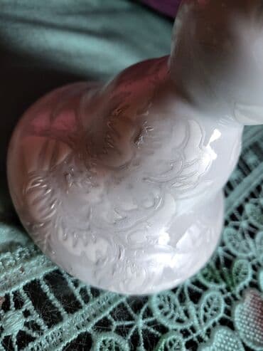 Stare vaze i dekor: Svecnjak nov porcelanski,rucni rad 80te. Visina. 11cm — 5