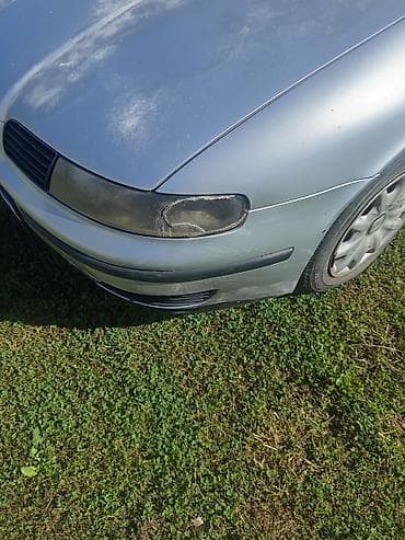 Seat Toledo – hečbek/limuzina, srebrna boja. Benzinski motor 1.4 16V — 2