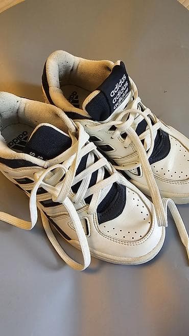 kickers obuca u beogradu: Adidas patike za dečaka, 36.5. Kupljene u Americi. U odličnom stanju — 2
