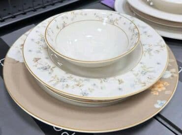 Kompleti posuđa: Elegantan set posuđa sa cvetnim dezenom, idealan za serviranje obroka — 1