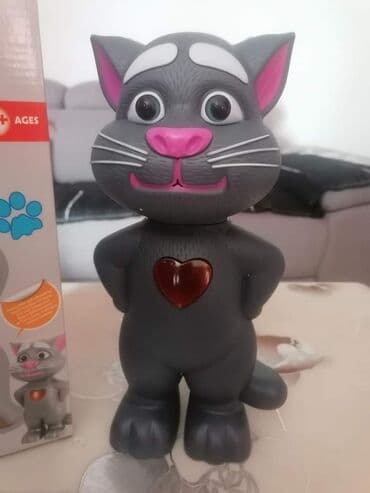 talking tom igracka dexy co: 1950din 22cm visine 2650din 31cm visine Brbljivi mačak Talking Tom — 1