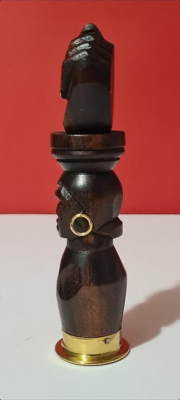 ruski saten cena: - Upečatljiv i simboličan komad, ova vintage rezbarena figura služi i — 4