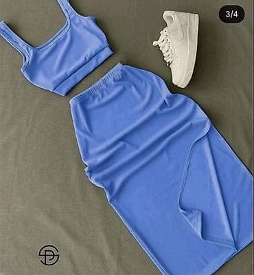 ženski kompleti sa suknjom: Komplet crop top majica sa sirokim bratelama i midi suknja sa slicem i — 3