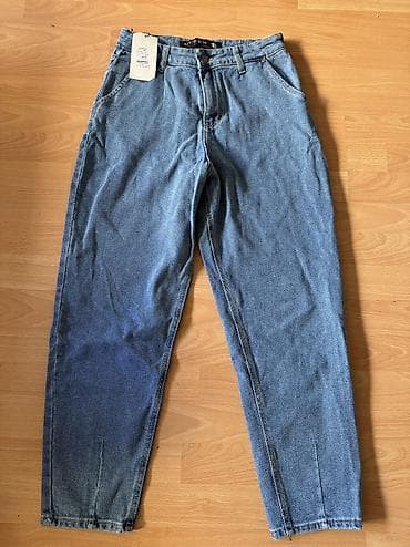 Sweatpants: Broj 30,duboki struk.Listajuci slike imate etiketu sa — 1