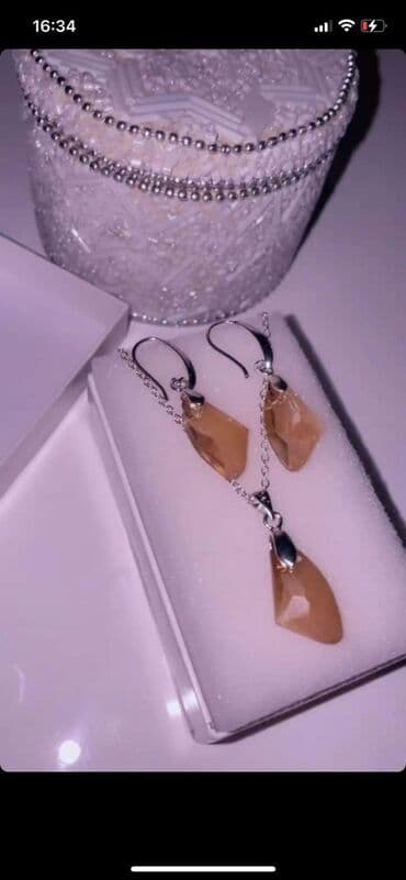 srebrni komplet nakita: Kompleti nakita
Cena 1500din — 5