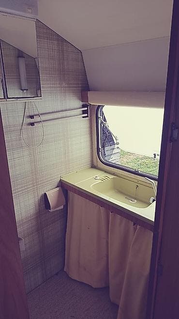 polovne kamp prikolice do 500 evra: Turistička kamp prikolica – retro enterijer sa dnevnim boravkom i — 6