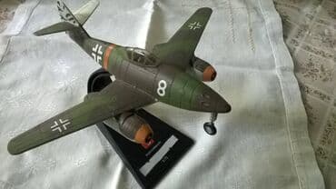 trotinet na dva tocka: Avion Amercom MesserschmittME-262, Kina, naopako zalepljen pa — 1