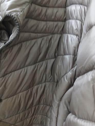 Kancelarijski nameštaj: Ženska prošivena jakna – siva/taupe nijansa - Materijal: lagana — 3