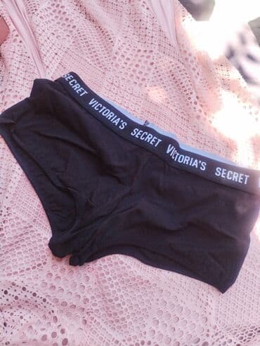 ženske zimske jakne c a: Victoria's secret set Atraktivno pakovanje Set od 3kom 1500din — 6