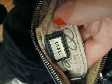 Torbe: Torba za rame, Guess, Materijal: Lakovana koža — 3