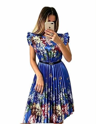 Plisirana midi haljina sa floralnim printom - Kroj: A-linija na lalafo.rs Plisirana midi haljina sa floralnim printom - Kroj: A-linija