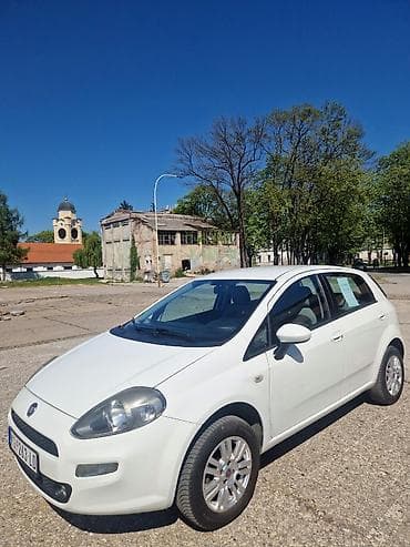 Auto prodajem zbog kupovine veceg automobila. Auto registrovan do