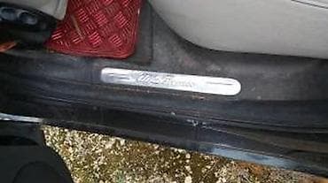 audi a2 tuning: ALFA 147 PRAG PLASTIKA HROM | Skinute sa alfe 147 sa 5 vrata. Cena — 3